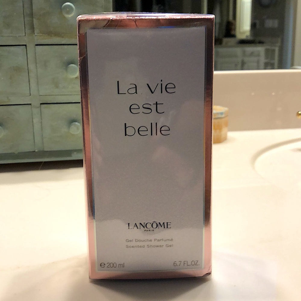 La vie est belle by Lancôme shower gel 6.7 Fl. oz.; still in wrapper, unopened